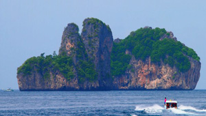 Phi Phi - Bamboo Island